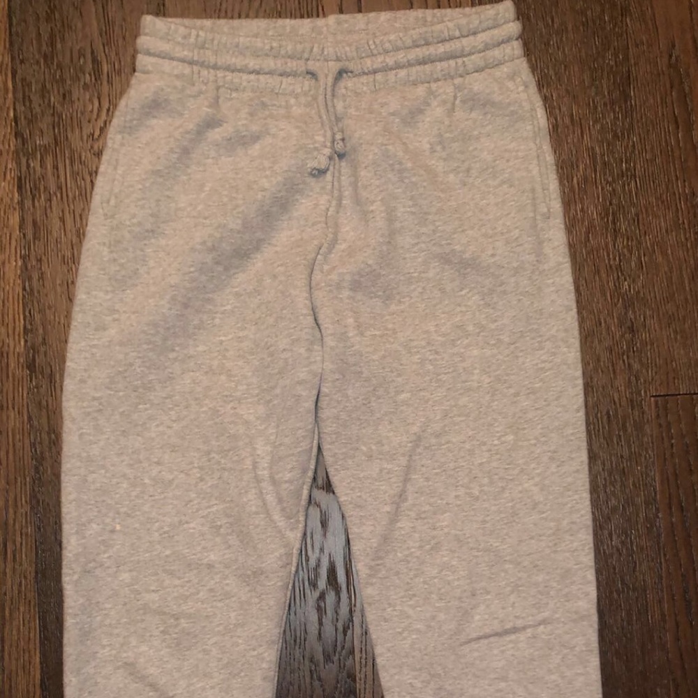 Aritzia perfect sweatpant